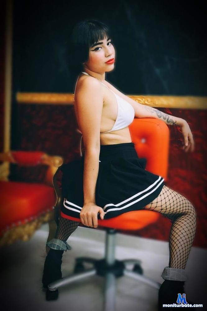 adry-hanz Camsoda performer 