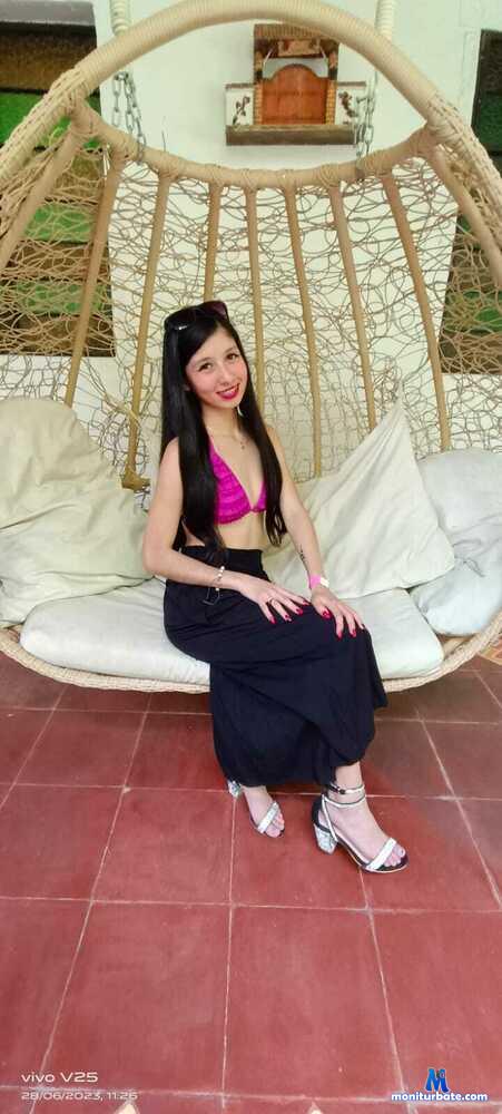 linda-thompson-t camsoda livecam performer profile