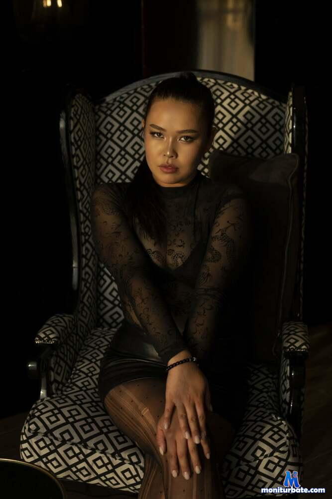 misoazura camsoda livecam performer profile