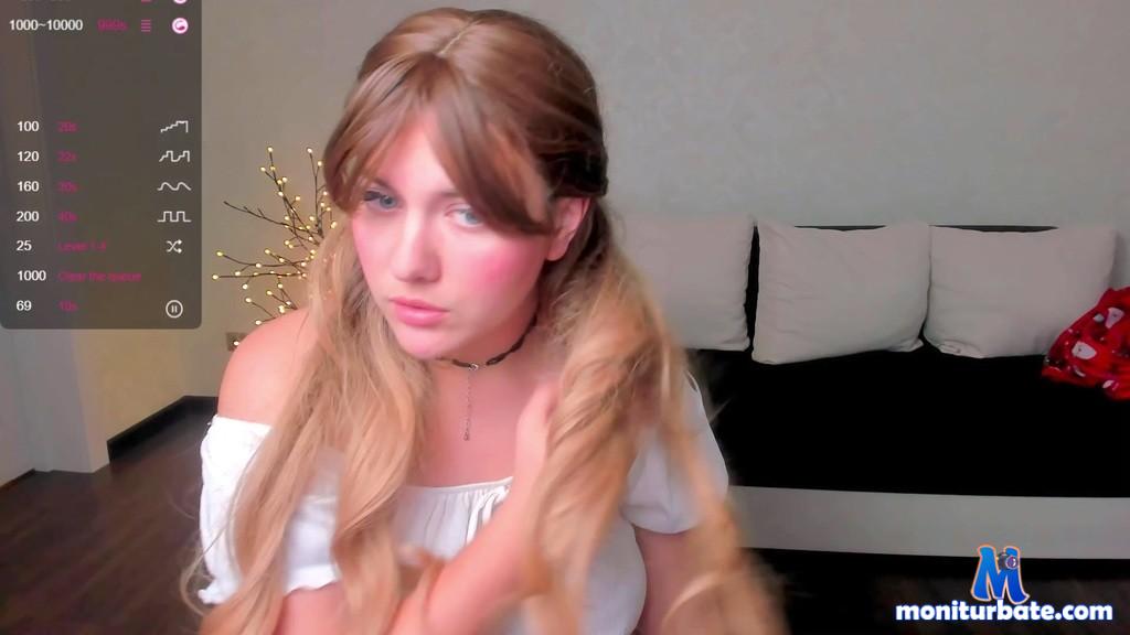 brandy-moore camsoda livecam performer profile