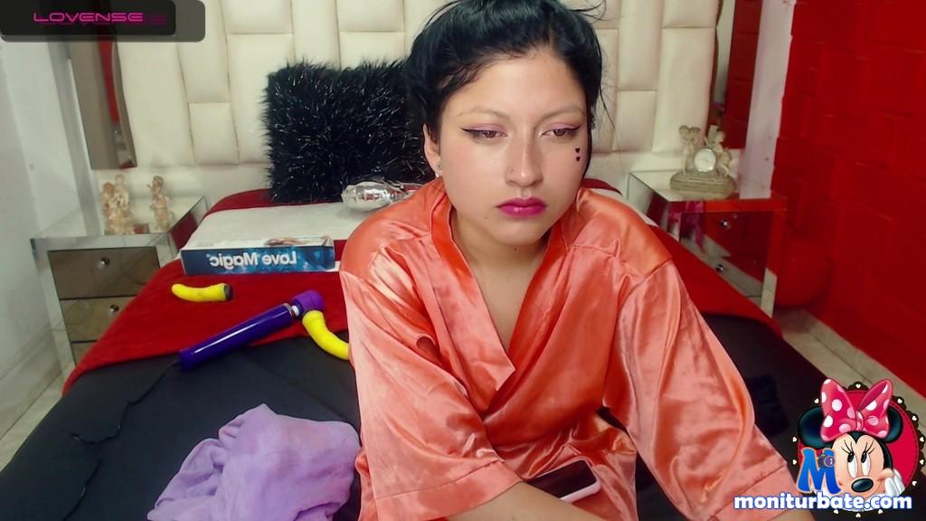 juliascarlett Camsoda performer latina feet fetish toys lovense anal ass small-tits teen squirter big-ass squirting 18