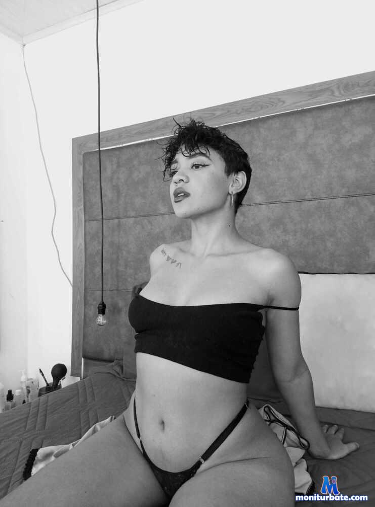 scarlet18 camsoda livecam performer profile