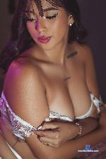 issyrose Camsoda livecam show performer room profile