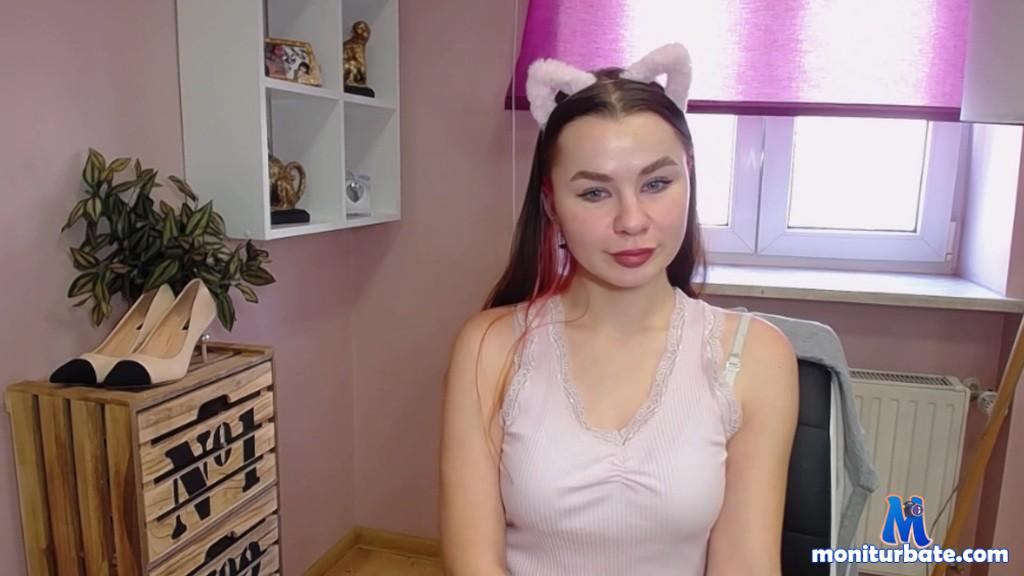 clarafancy Camsoda performer brunette feet fetish petite teen college joi cei voyeur fancy
