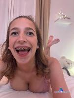 lilablossom Camsoda livecam show performer room profile
