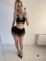 sophiebaley Camsoda livecam show performer room profile