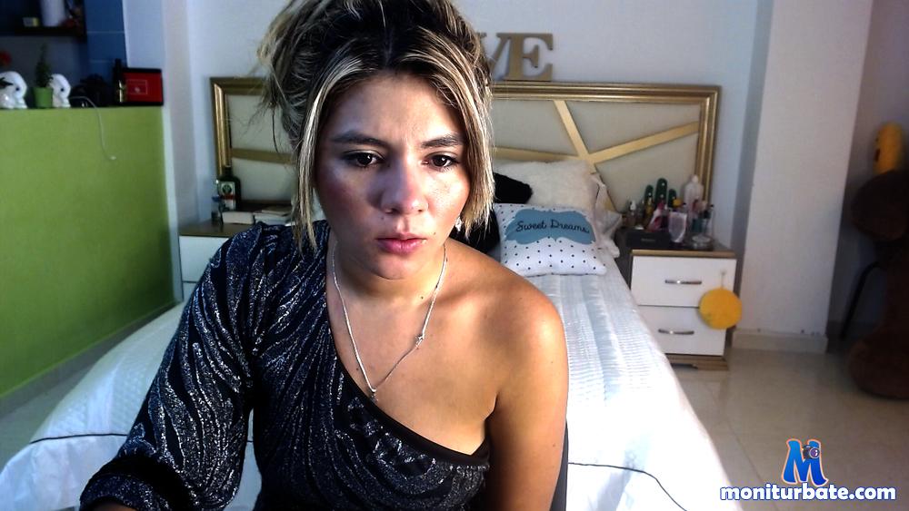 charlotte-23 camsoda livecam performer profile