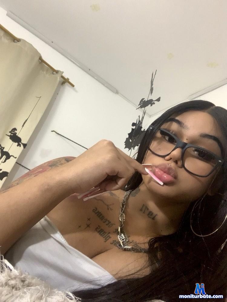 khelanyisyy camsoda livecam performer profile