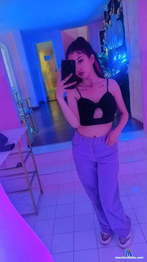 dione-t camsoda livecam performer profile