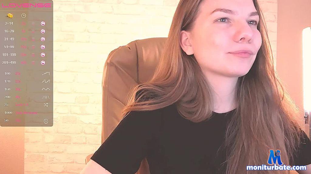 jaceykiss Camsoda performer big-tits curvy brunette feet fetish toys petite teen lush amateur