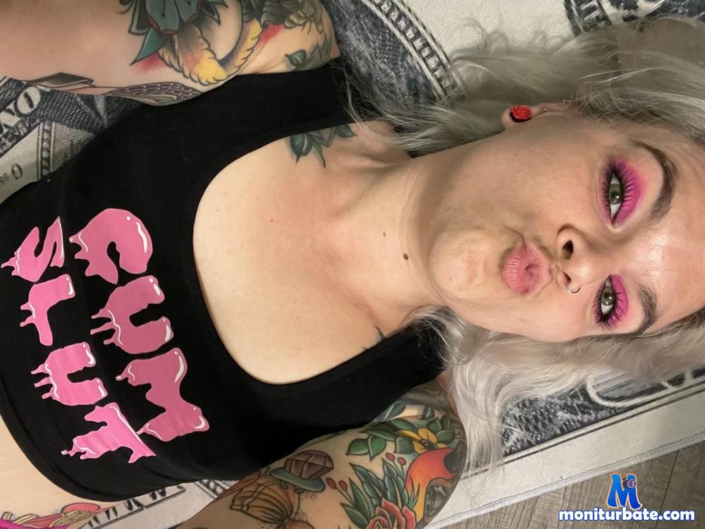 cherrybombbomb Camsoda performer 
