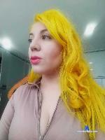 missyellowx Camsoda livecam show performer room profile