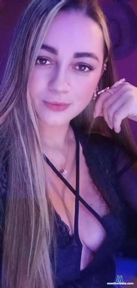 victoria-deluxe Camsoda performer 