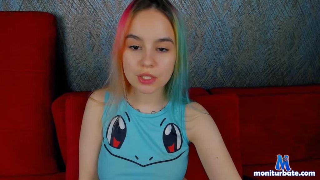 milaluna camsoda livecam performer profile