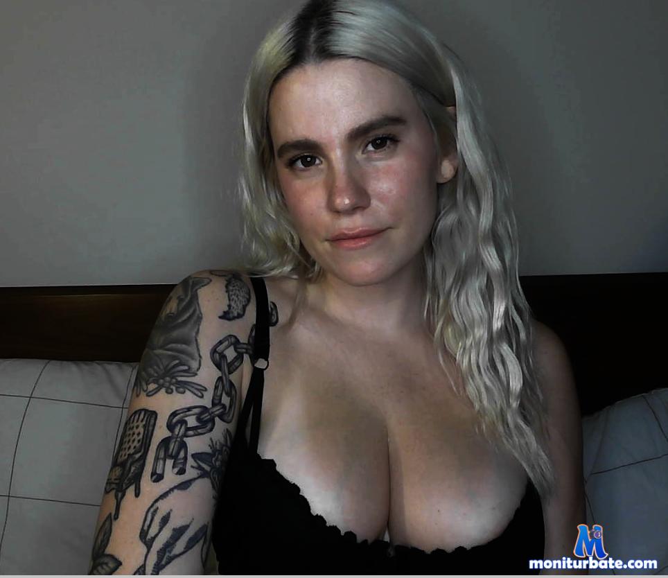 suckonmytits69 Camsoda performer 