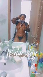 lucious-treats Camsoda livecam show performer room profile