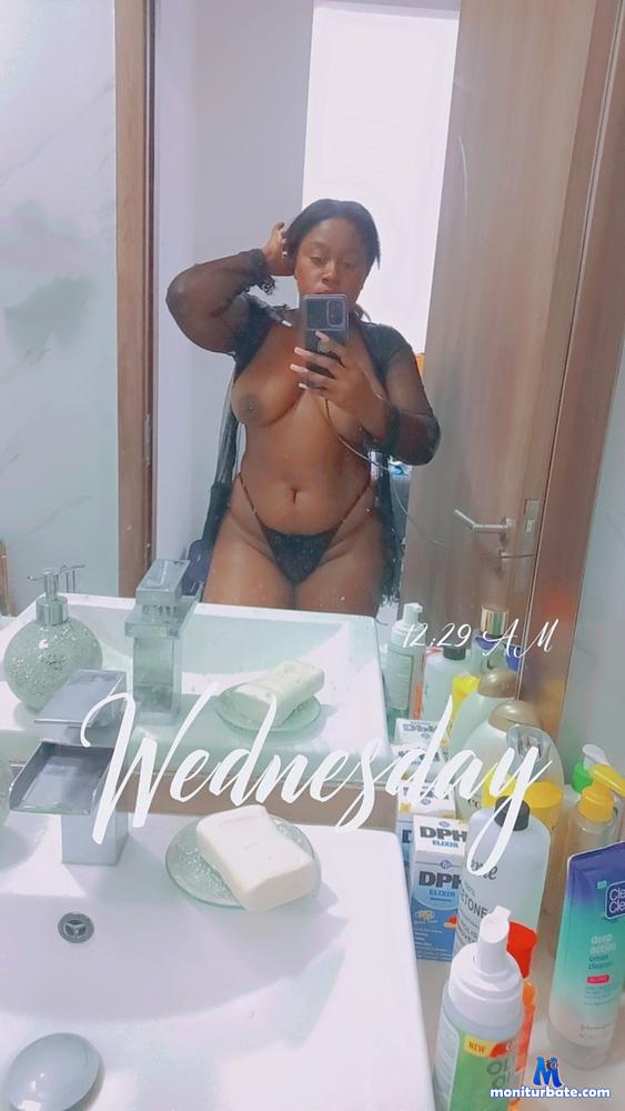 lucious-treats camsoda livecam performer profile