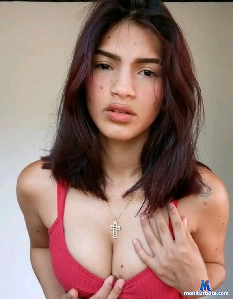 sexymole1 camsoda livecam performer profile