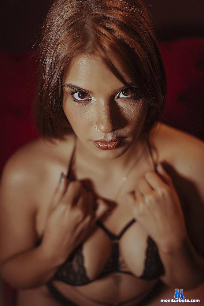 alice-diamon1 camsoda livecam performer profile