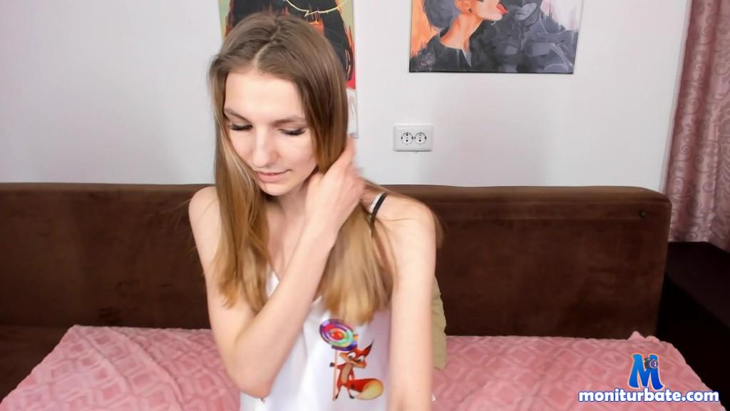 me-me-mishka camsoda livecam performer profile