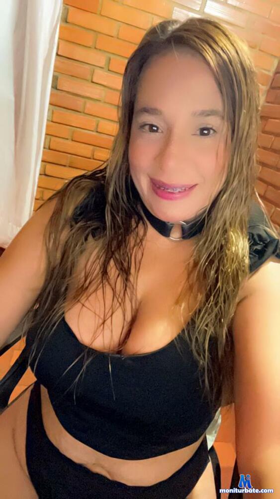 lili-big-boobs Camsoda performer 
