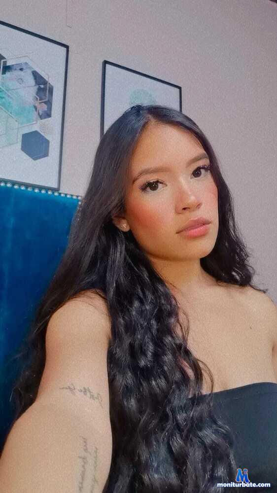 camila-bunnyy camsoda livecam performer profile