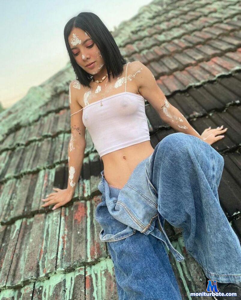 carolinavega15 camsoda livecam performer profile