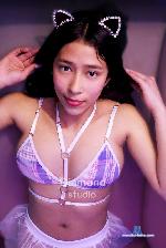 emily-thommpson Camsoda livecam show performer room profile