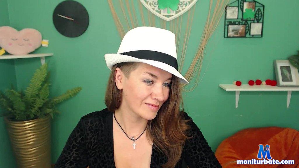 anamills camsoda livecam performer profile