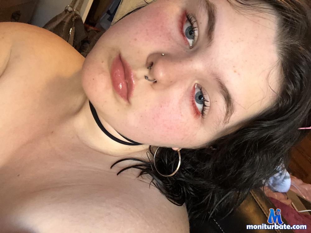lovelylovelyluna Camsoda performer 