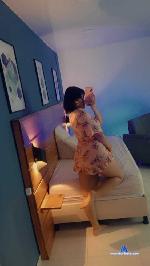 emmily-joness Camsoda livecam show performer room profile