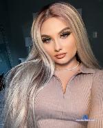 petitekylie Camsoda livecam show performer room profile