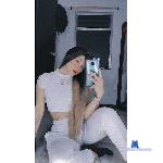 moaninglucy Camsoda livecam show performer room profile