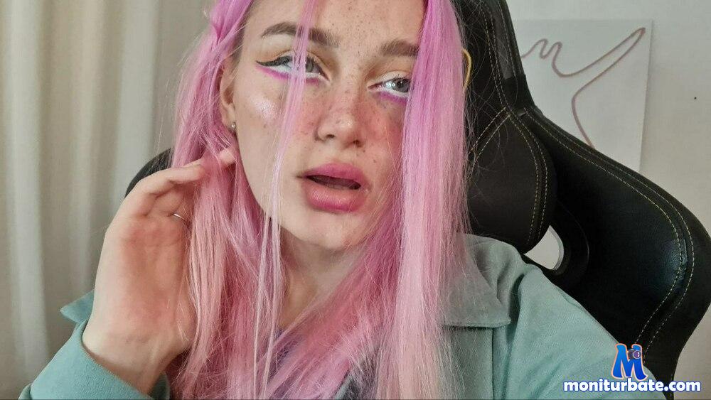 pinkviki Camsoda performer 