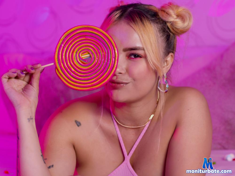 millicent-roberts camsoda livecam performer profile