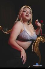 marilyn-royy Camsoda livecam show performer room profile