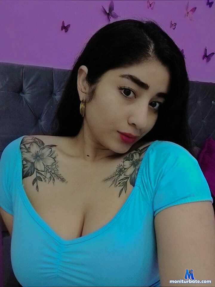mia-freckles camsoda livecam performer profile