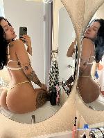 chrissydonzi Camsoda livecam show performer room profile