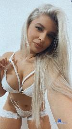 isabellakitten Camsoda livecam show performer room profile