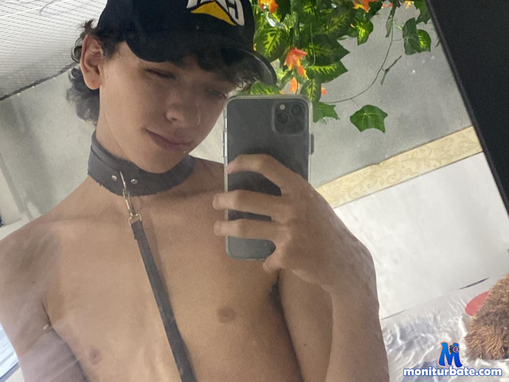 estebanisaza camsoda livecam performer profile