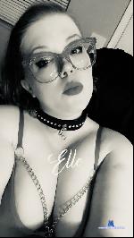 elleloverose Camsoda livecam show performer room profile