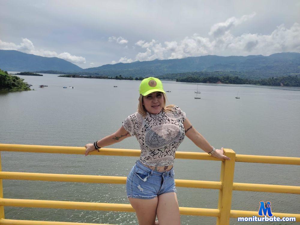 pricila1 Camsoda performer 
