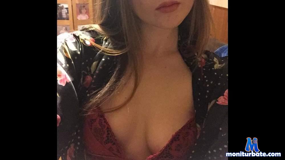 shy-college-girl Camsoda performer 