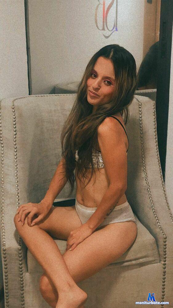 luzmia camsoda livecam performer profile
