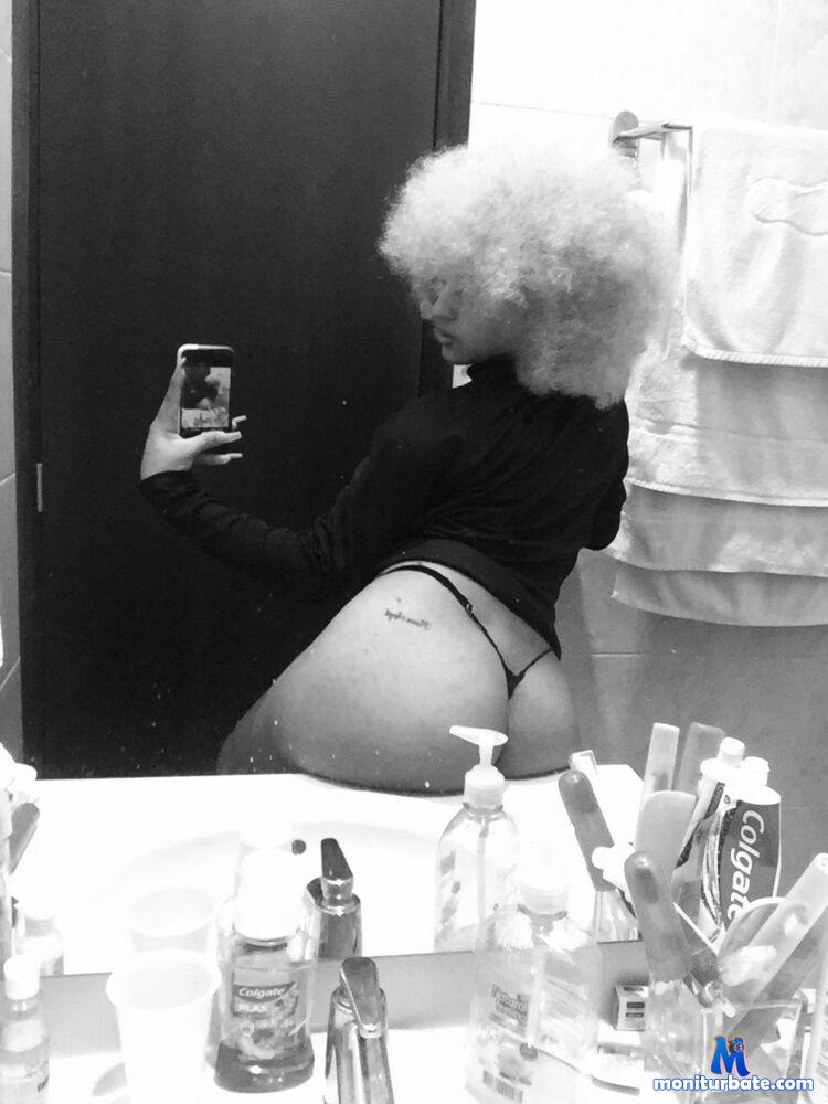 cory-daniels camsoda livecam performer profile