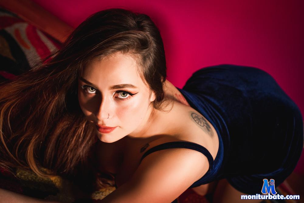 criistal-evans camsoda livecam performer profile