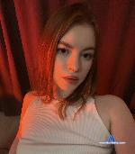elainegarza Camsoda livecam show performer room profile