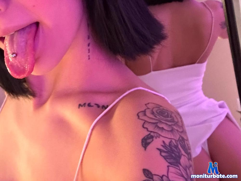 naoomii18 camsoda livecam performer profile
