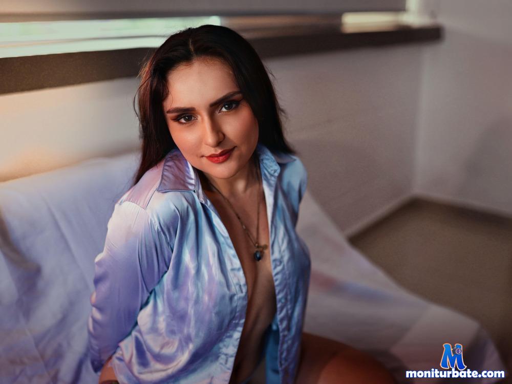 bonny-petite camsoda livecam performer profile