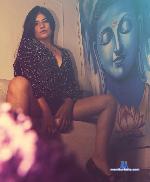 sophie-deluca Camsoda livecam show performer room profile